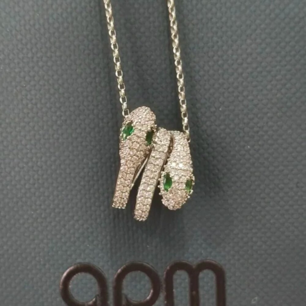 Necklace display